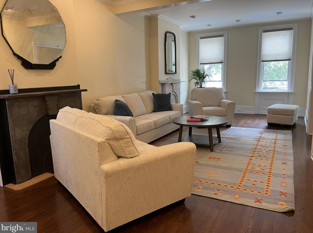 825 Corinthian Ave, Philadelphia PA 19130-1442 exterior