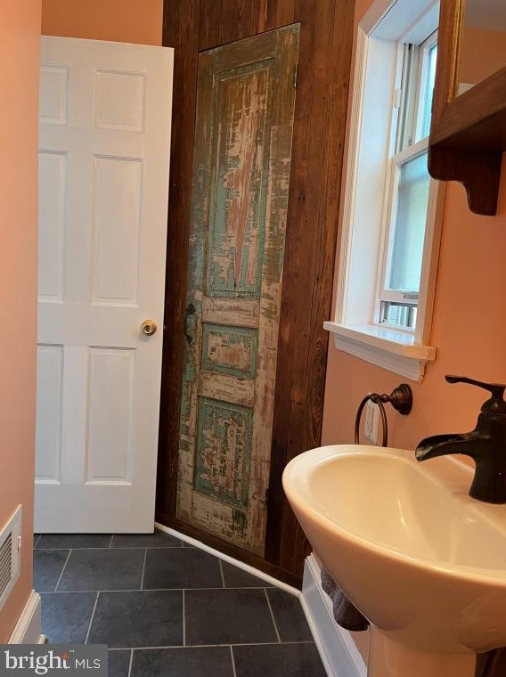 825 Corinthian Ave, Philadelphia PA 19130-1442 exterior