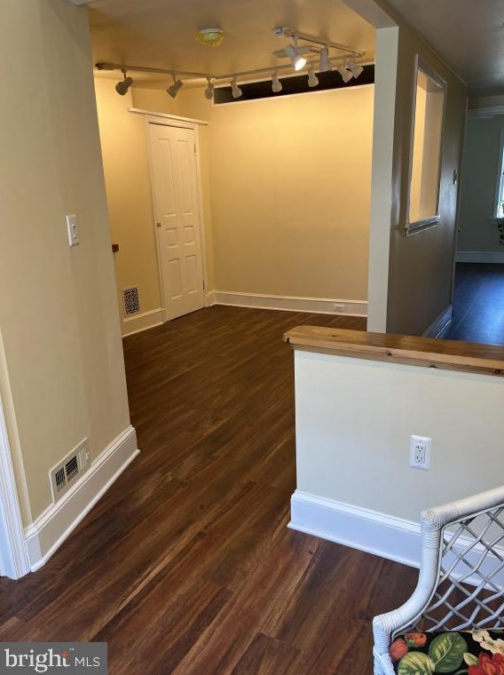 825 Corinthian Ave, Philadelphia PA 19130-1442 exterior