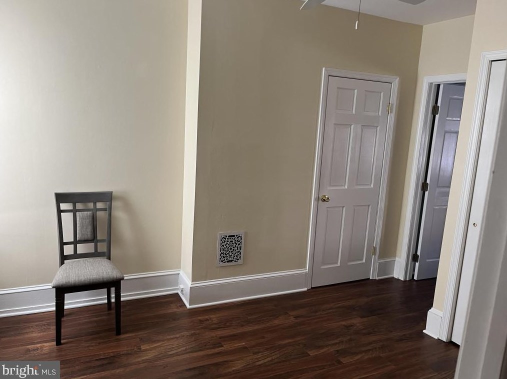 825 Corinthian Ave, Philadelphia PA 19130-1442 exterior