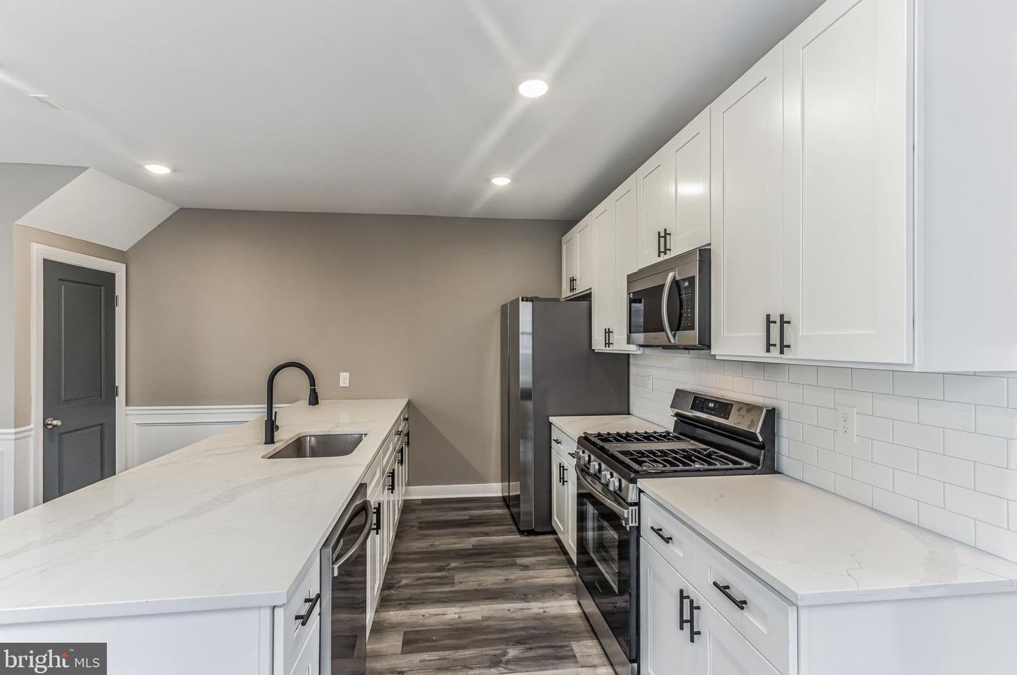 1531 Lindley Ave, Philadelphia PA  19141-1015 exterior