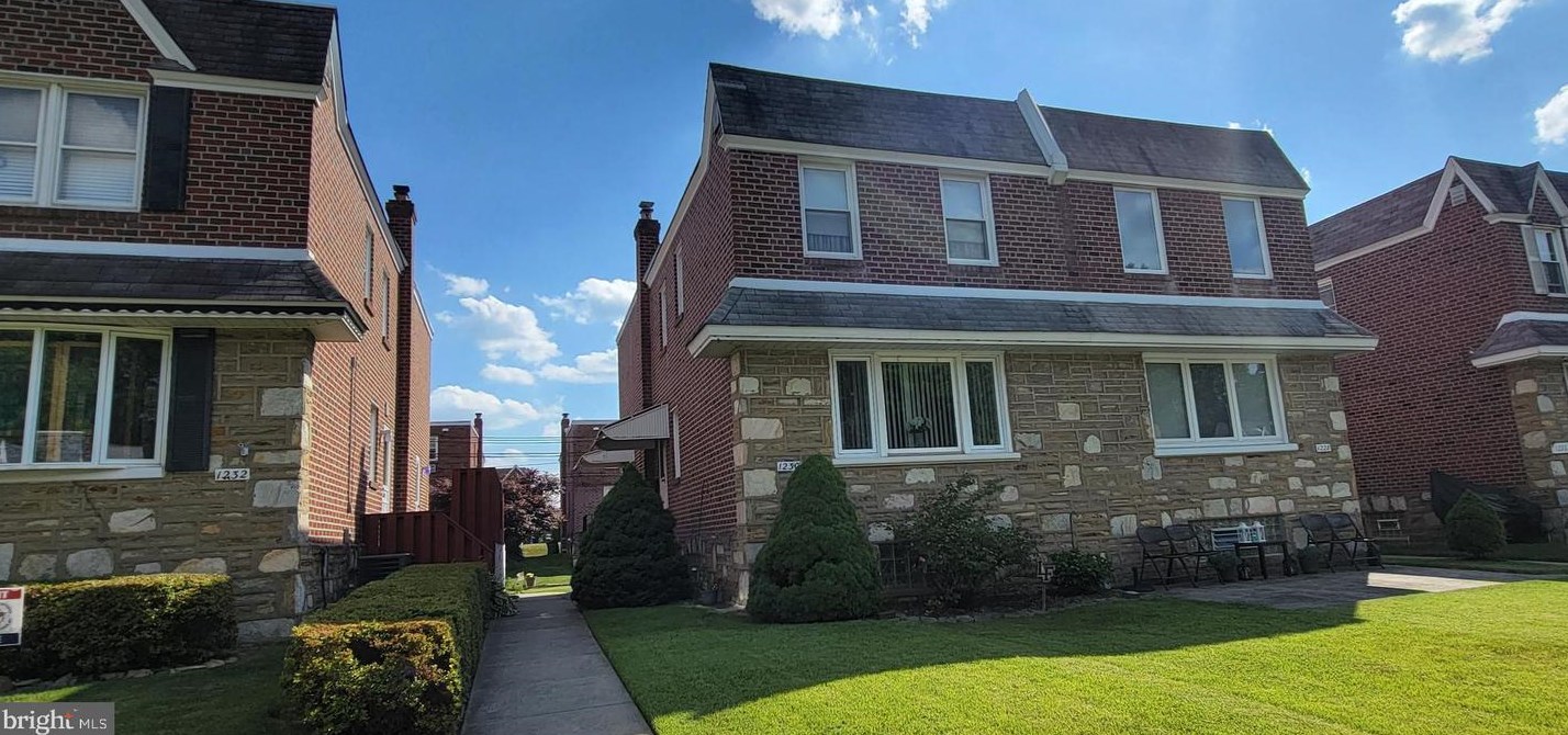 1230 Stanwood St, Philadelphia, PA 19111-1513