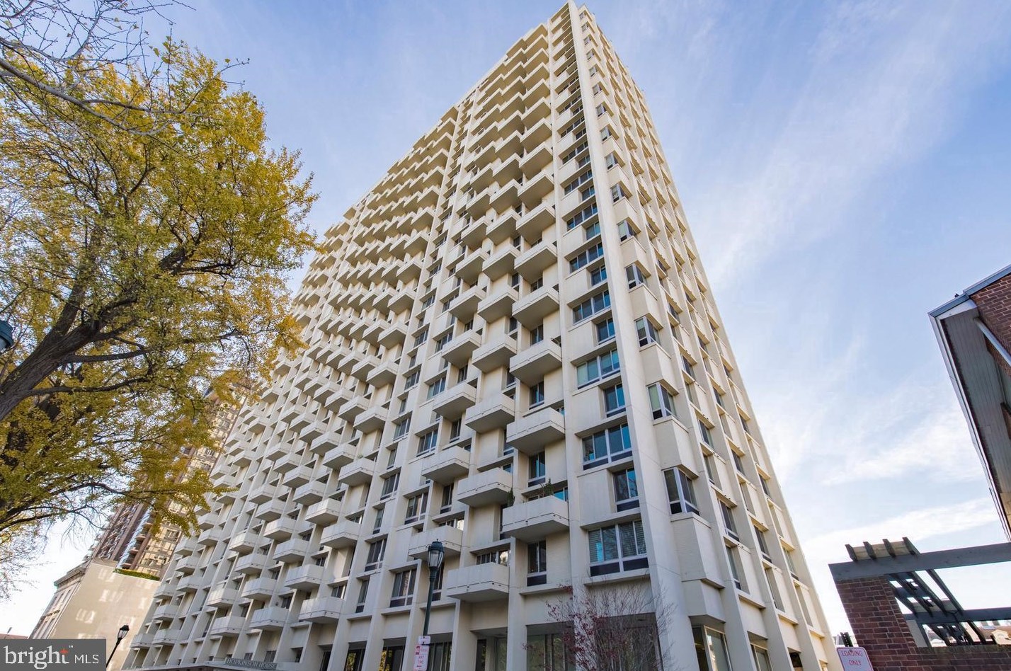 604 S Washington Sq Apt 506, Philadelphia, PA 19106