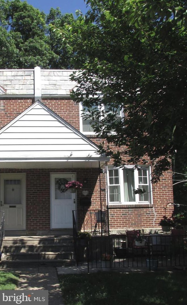6190 Newtown Ave, Philadelphia, PA 19111-5928
