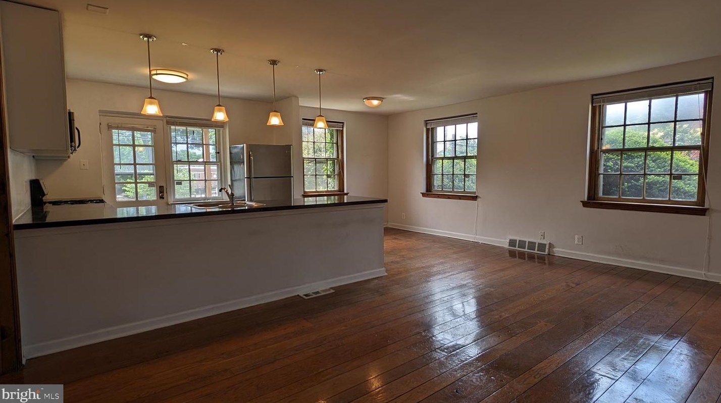 3601 Stokley St, Philadelphia, PA 19129-1044