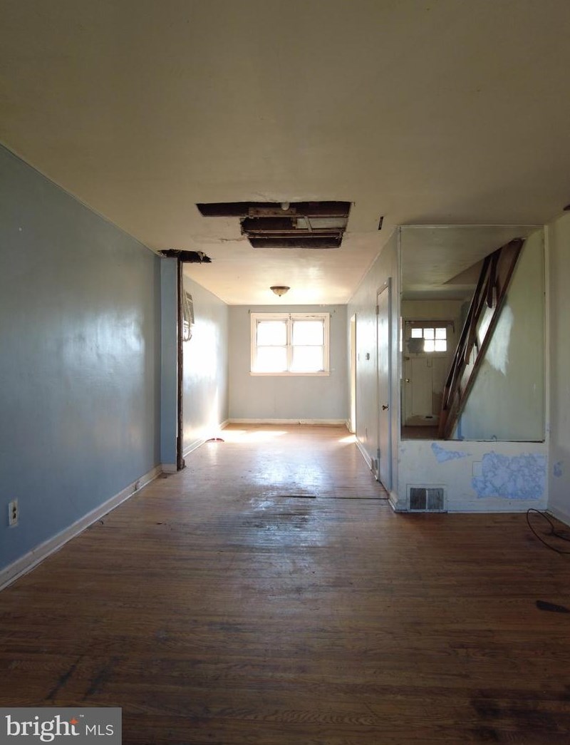4328 Benner St, Philadelphia, PA 19135