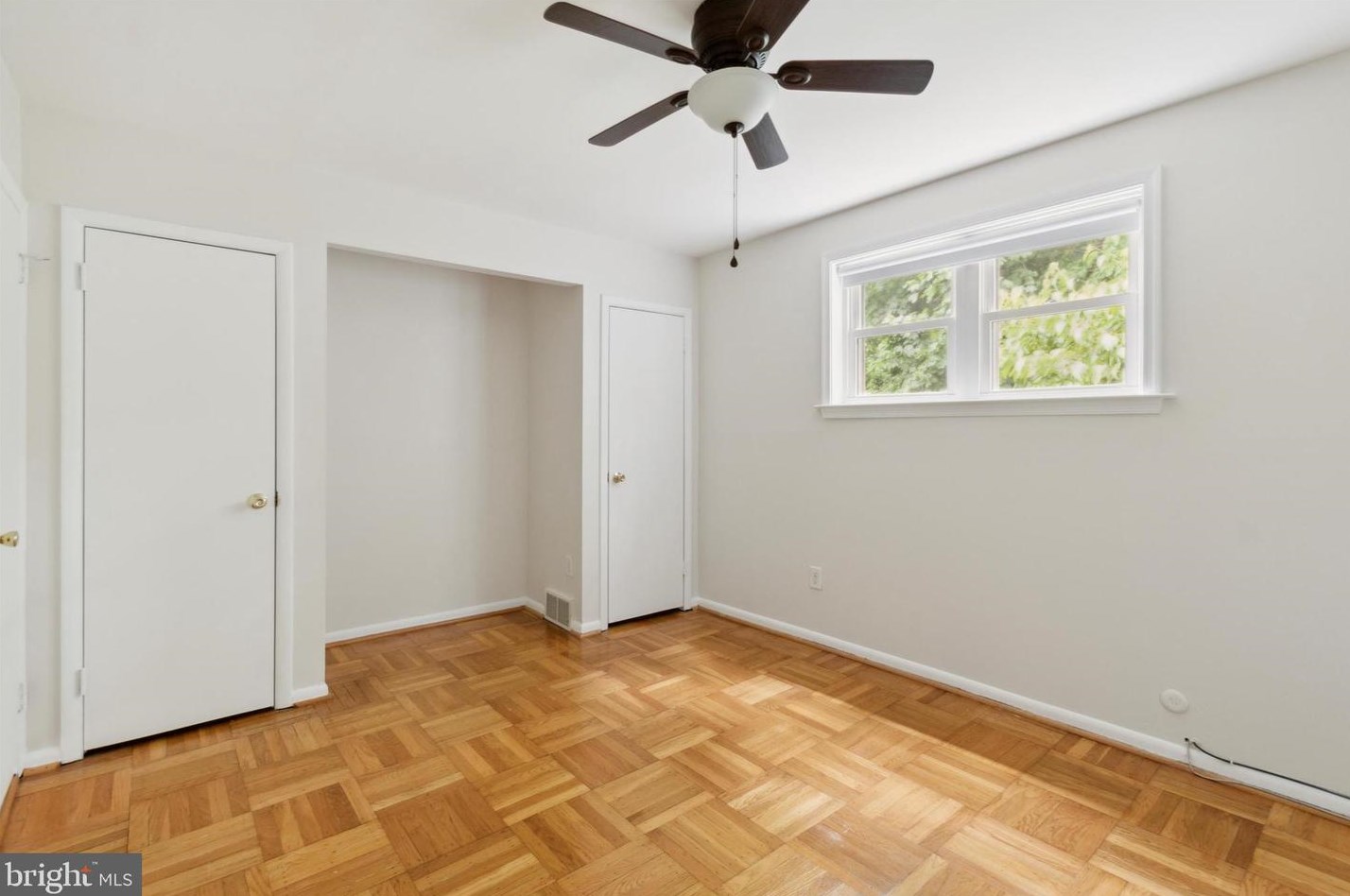 341 Ripka St, Philadelphia, PA 19128