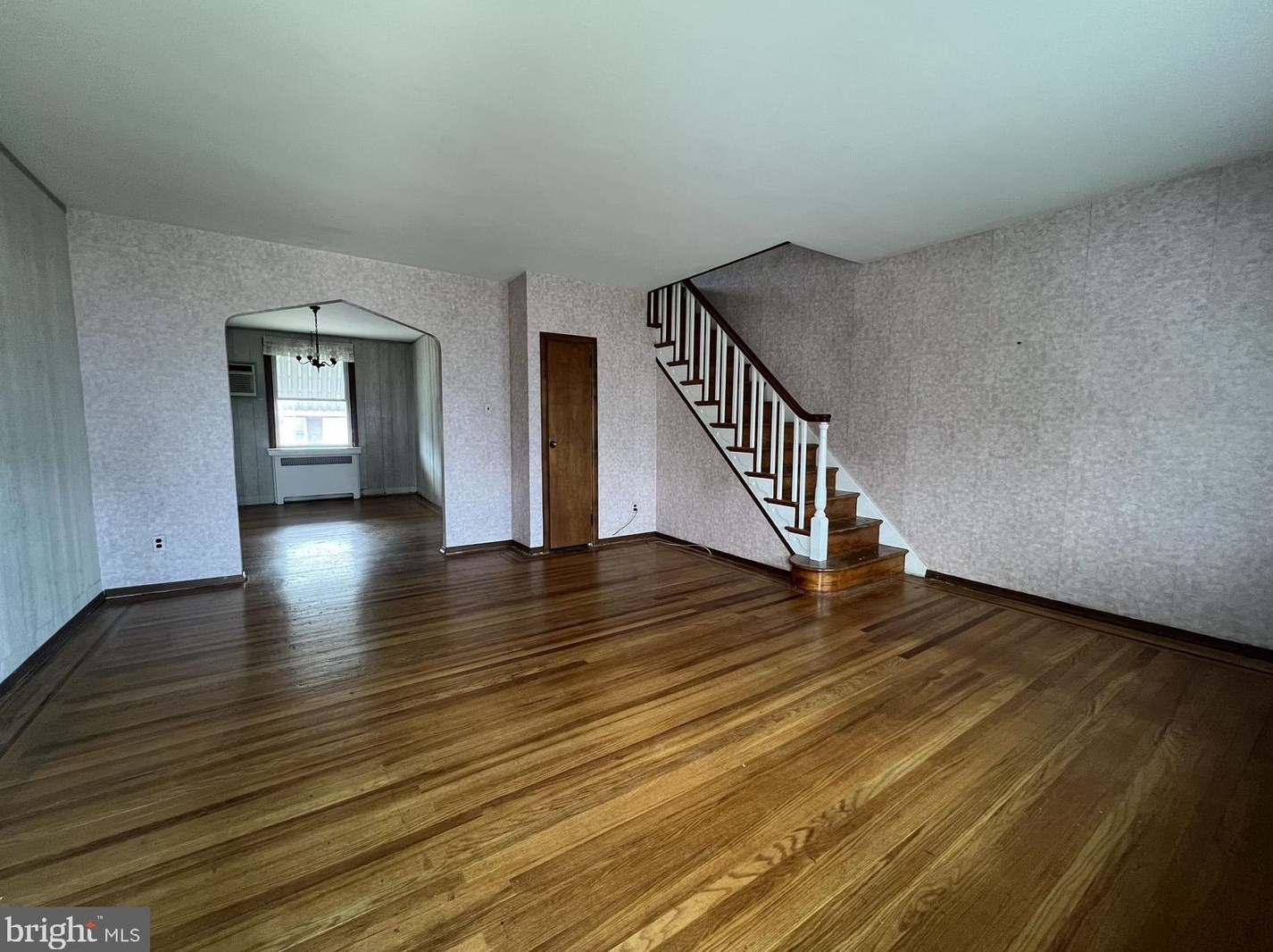 6247 Erdrick St, Philadelphia, PA 19135