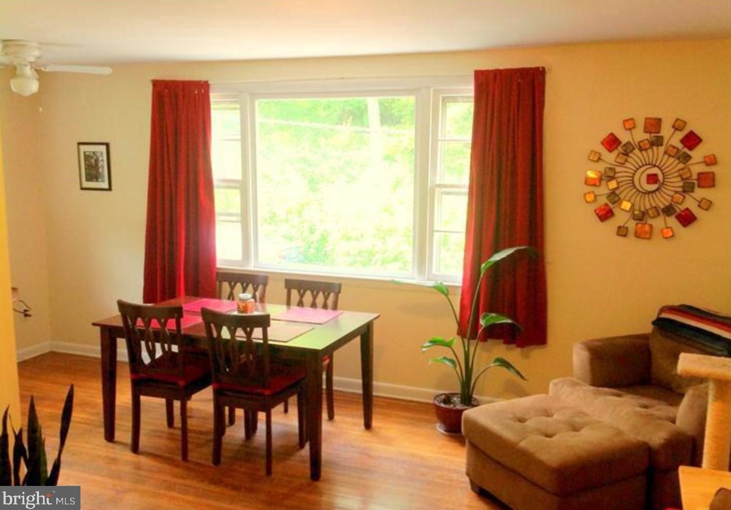 632 Grn Ln, Philadelphia PA  19128-2632 exterior