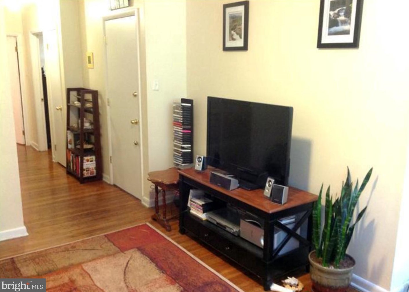 632 Green Ln, Philadelphia PA  19128-2632 exterior