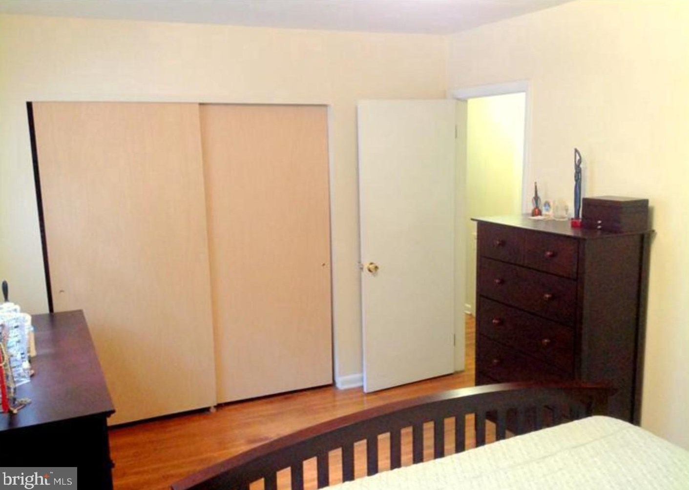 632 Grn Ln, Philadelphia PA  19128-2632 exterior