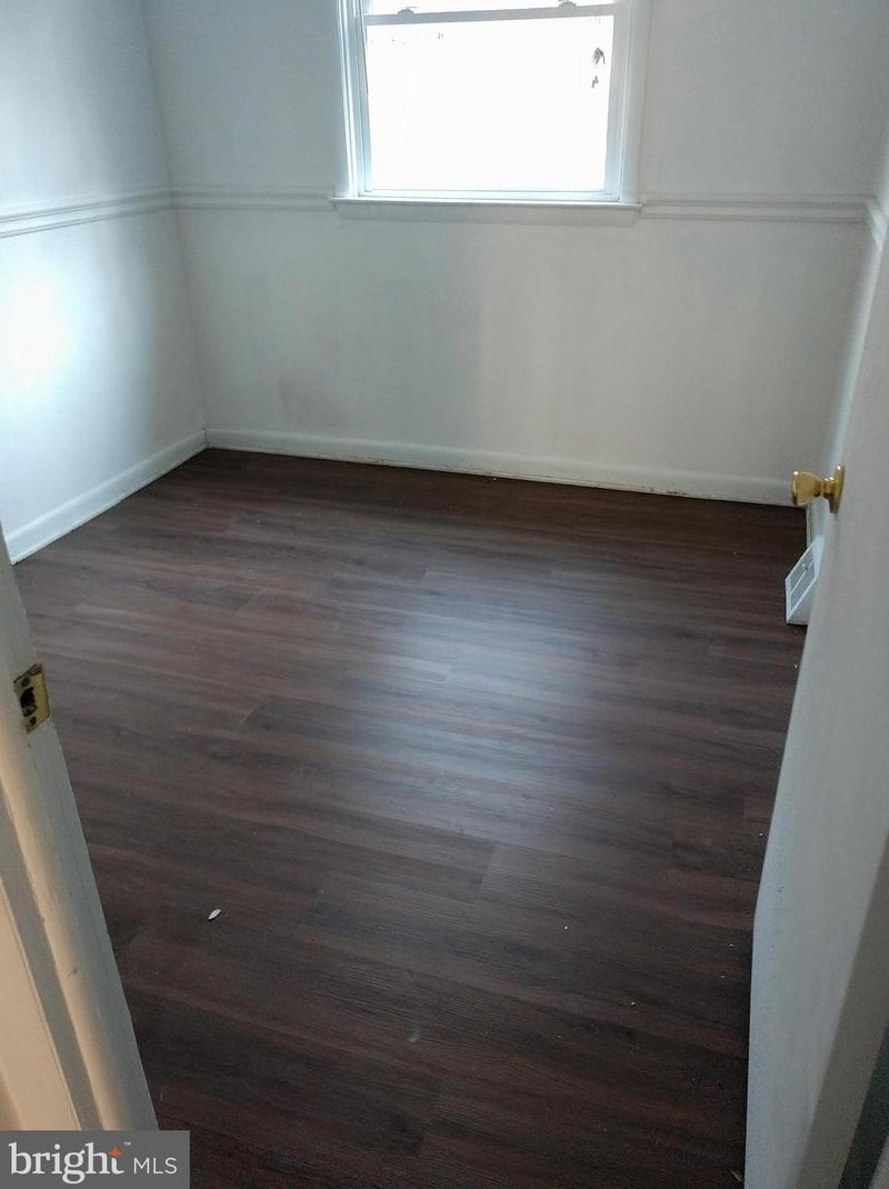 632 Grn Ln, Philadelphia PA  19128-2632 exterior