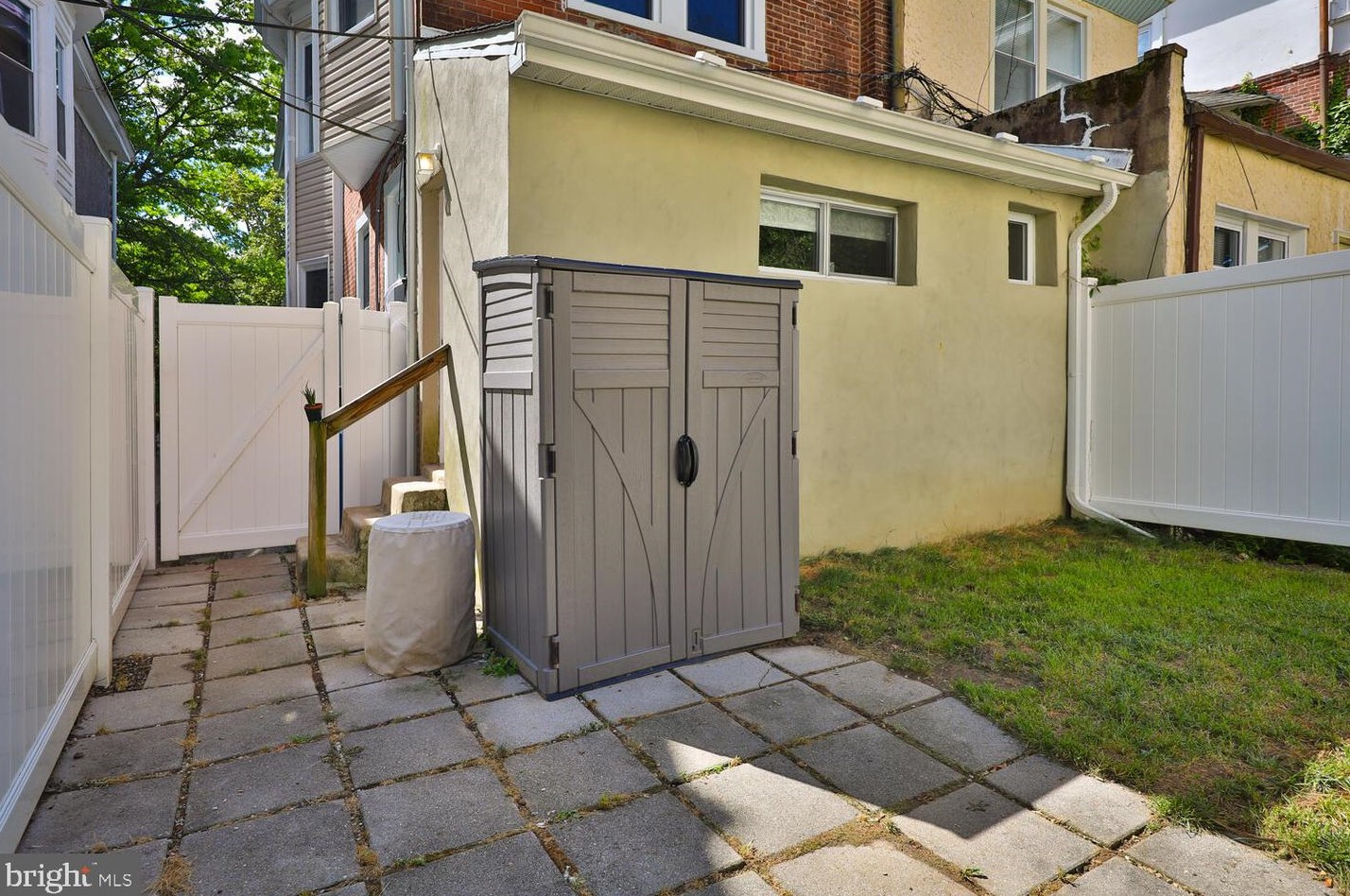 121 Washington Ln, Philadelphia PA 19144-1630 exterior