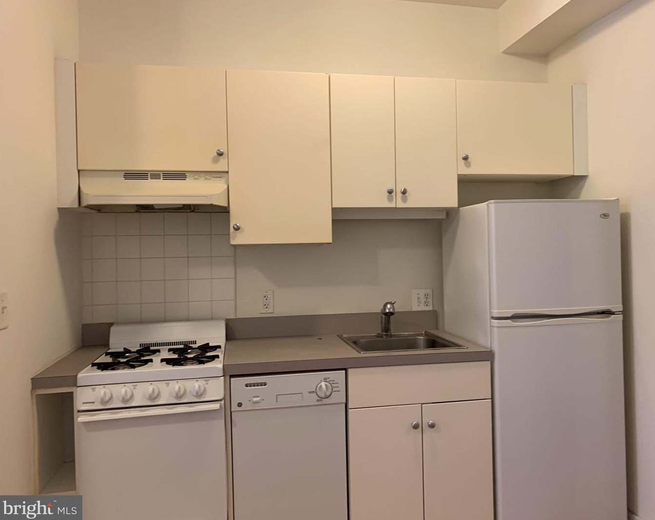 330 S Juniper St #unit 1a, Philadelphia, PA 19107