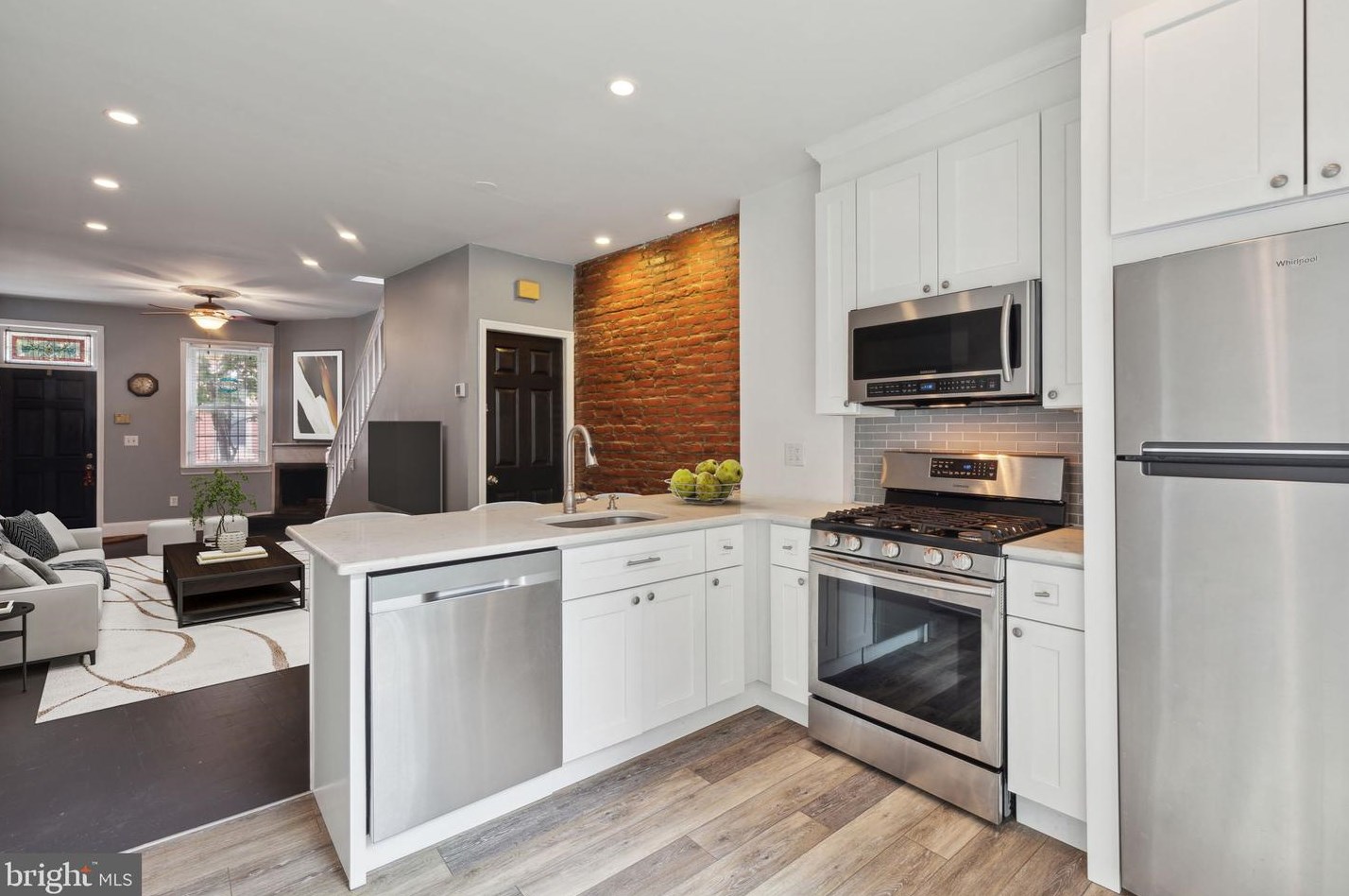 935 N Bambrey St, Philadelphia, PA 19130