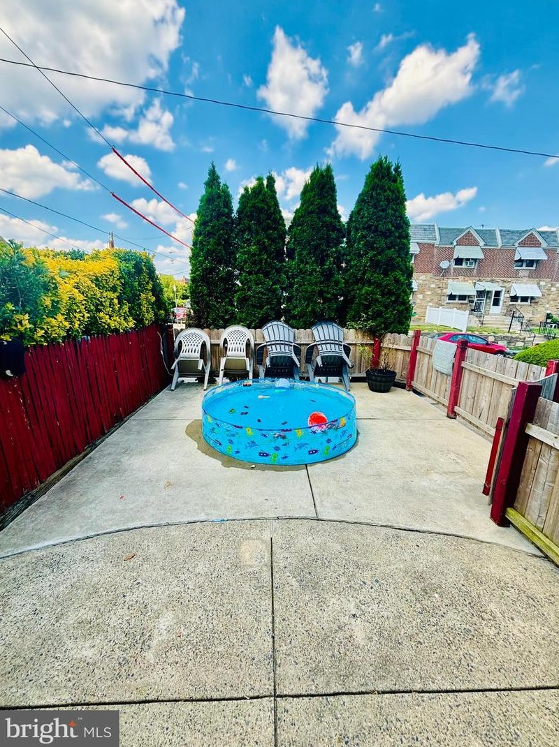 2702 Lardner St, Philadelphia, PA 19149