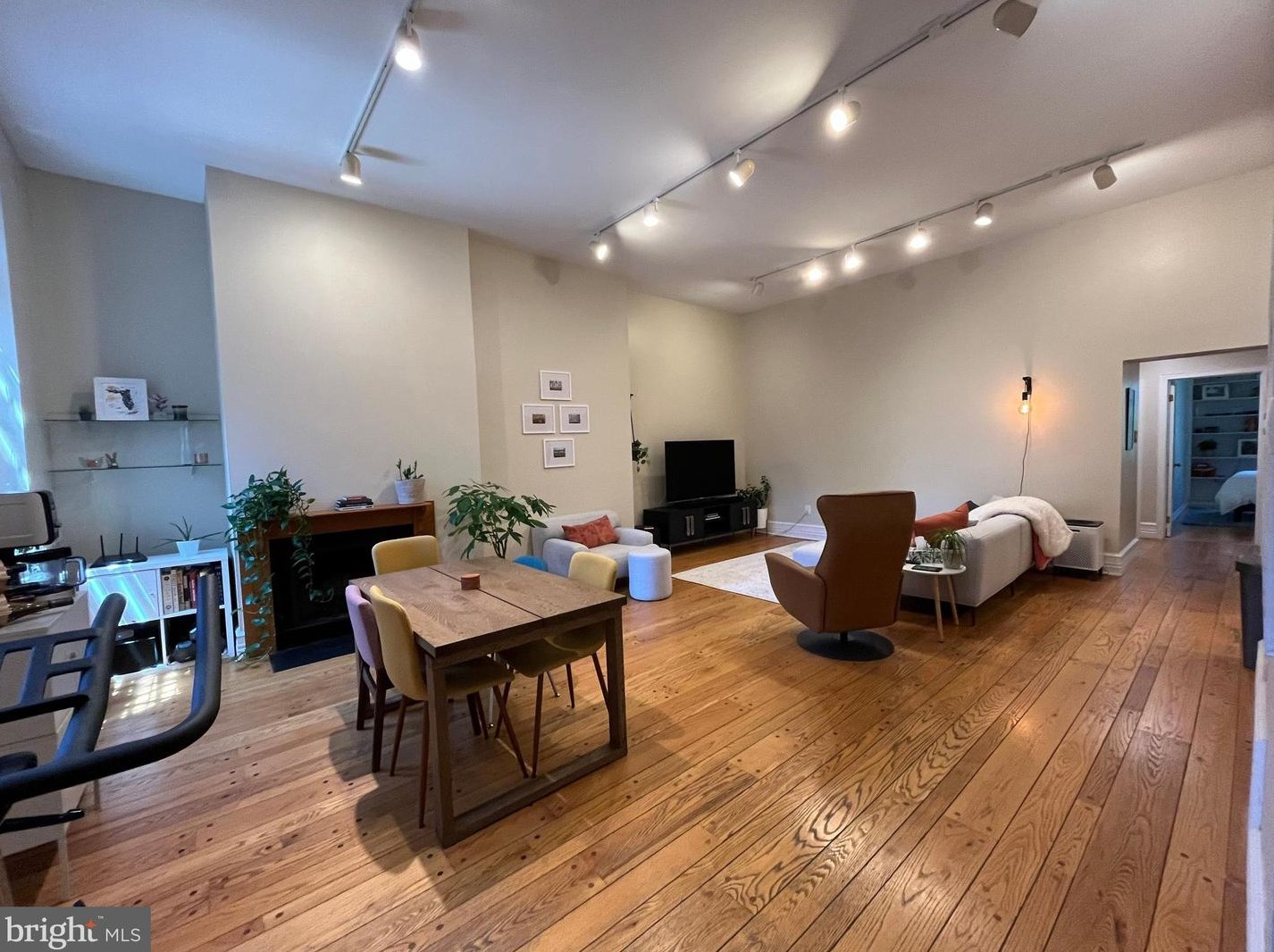 914 Spruce St #9, Philadelphia, PA 19107