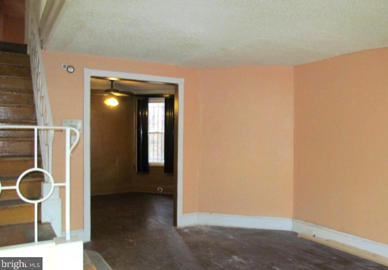 5813 Montrose St, Philadelphia PA  19143-3019 exterior