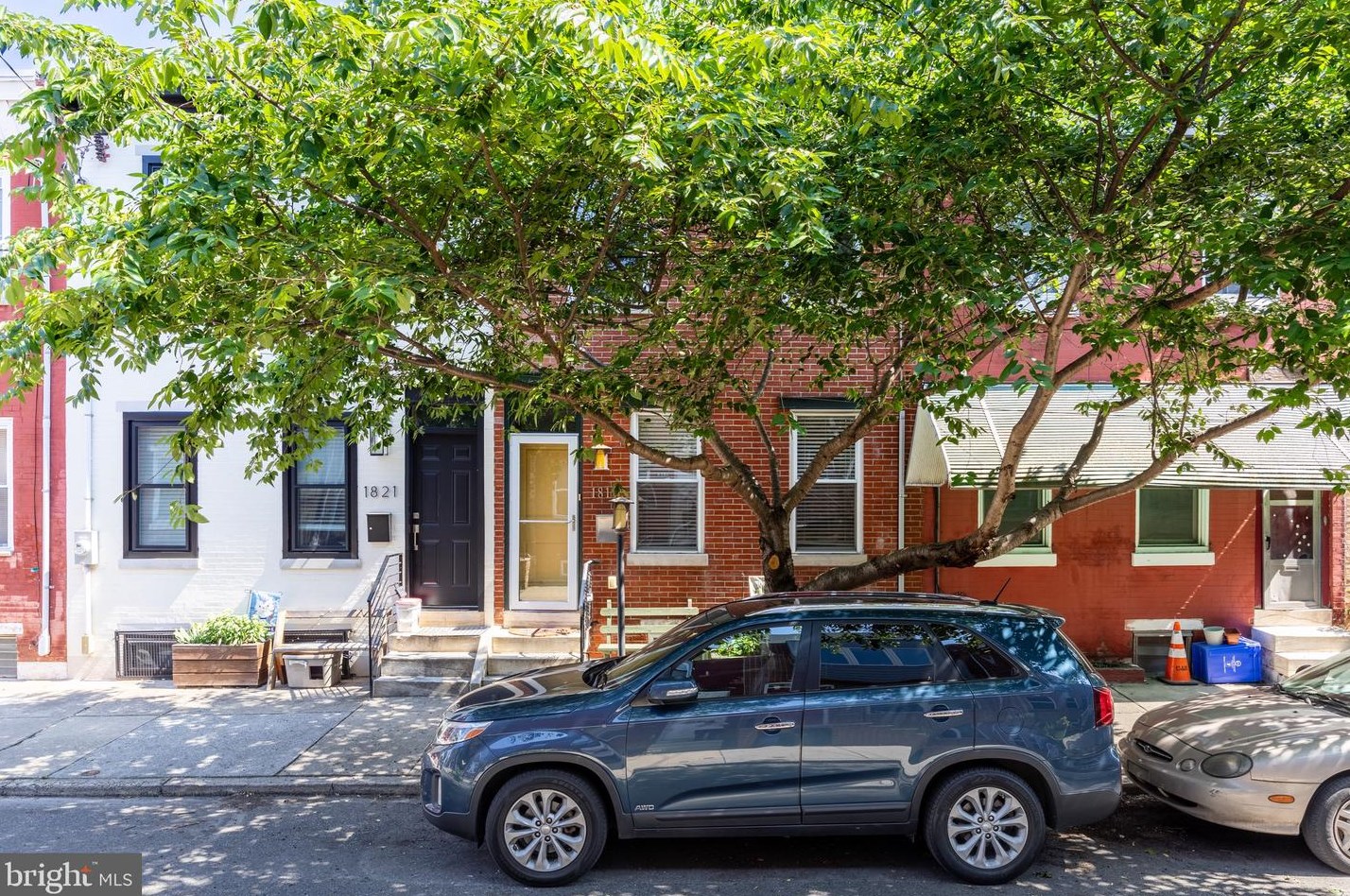 1819 Titan St, Philadelphia, PA 19146-2926