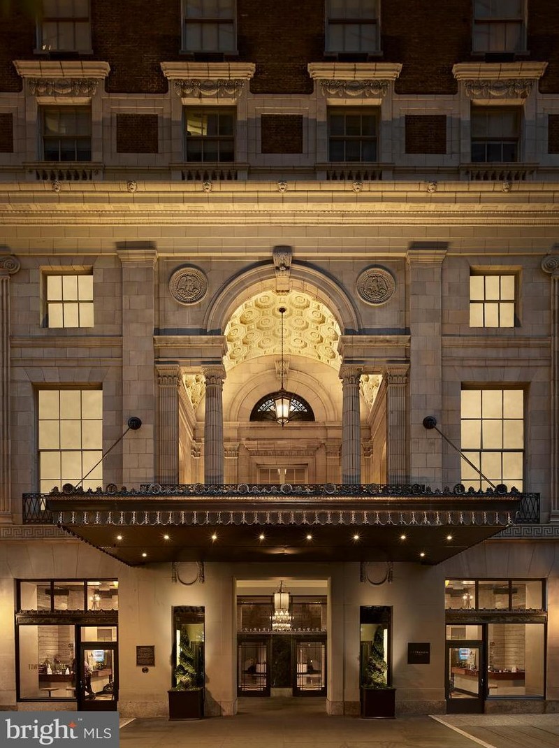 875 Sansom St, Philadelphia PA  19106-0052 exterior