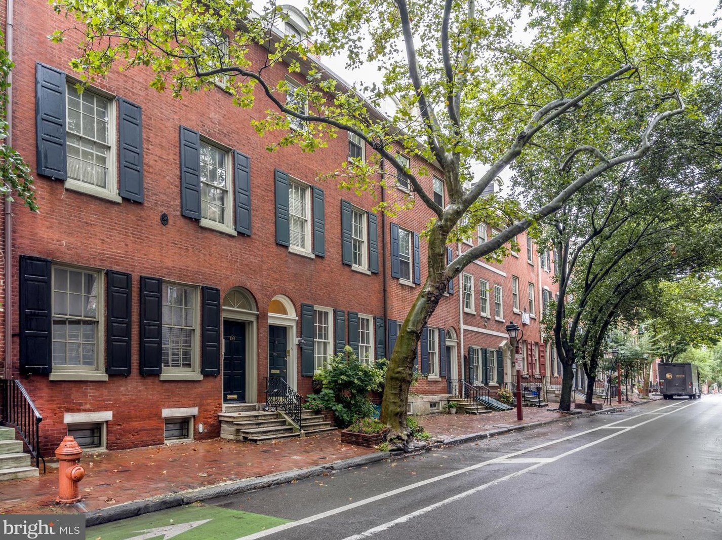 253 Pine St, Philadelphia PA  19106-4313 exterior