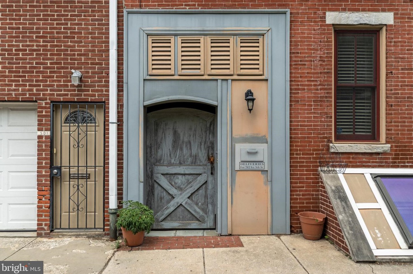 782 S 5th St, Philadelphia, PA 19147