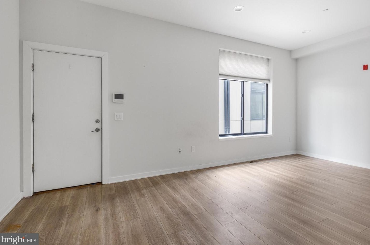 381 Martin St #1r, Philadelphia, PA 19128