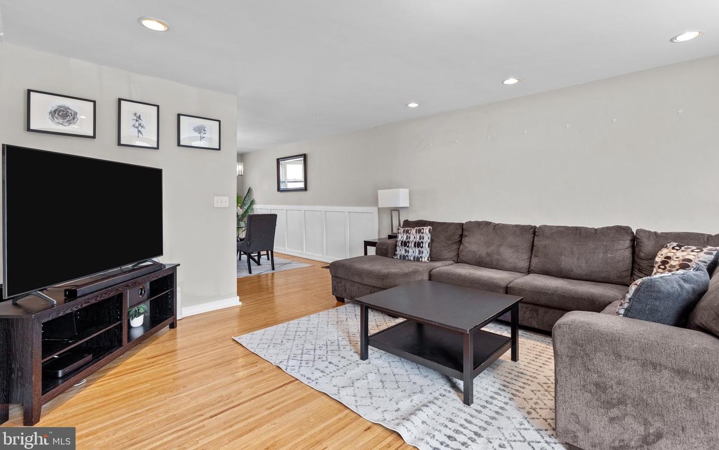 7945 Temple Rd, Philadelphia, PA 19150-2115