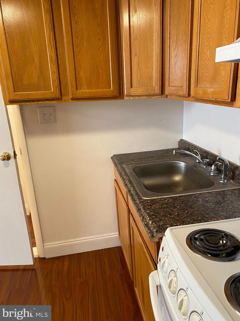 927 S 12th St #2r, Philadelphia, PA 19147