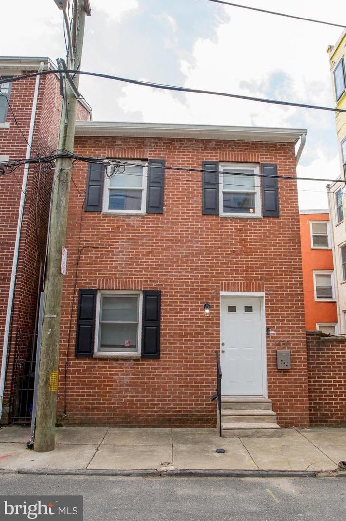 1430 Pemberton St, Philadelphia, PA 19146-2210