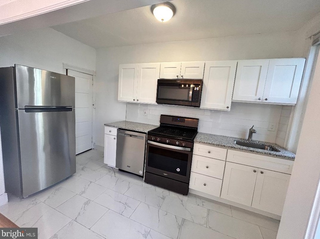 5711 N Woodstock St, Philadelphia, PA 19138