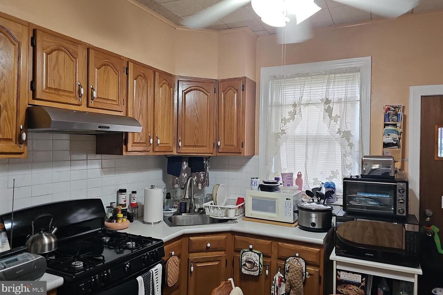 5743 Pemberton St, Philadelphia, PA 19143-2421