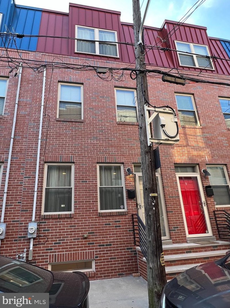 1323 Chadwick St, Philadelphia, PA 19146-4726
