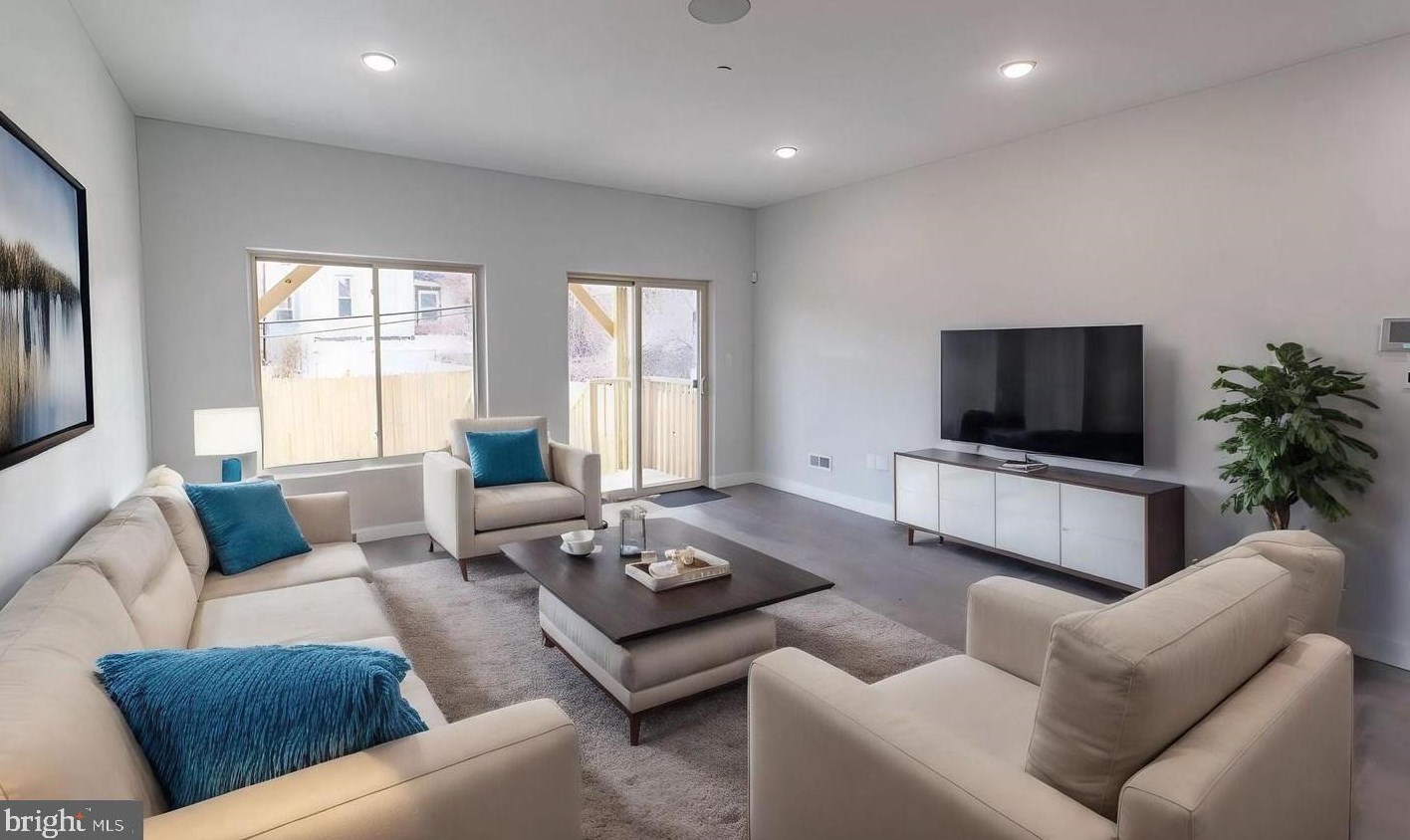 2208 N 7th St #3, Philadelphia, PA 19133