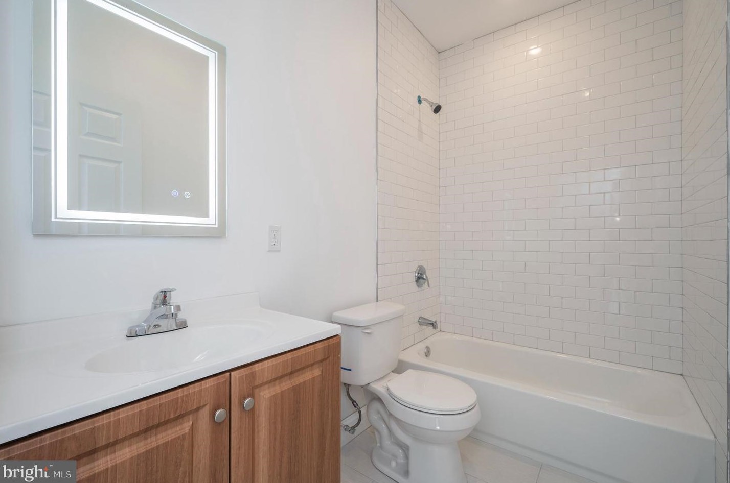 1135 Somerset St, Philadelphia PA 19133-1222 exterior