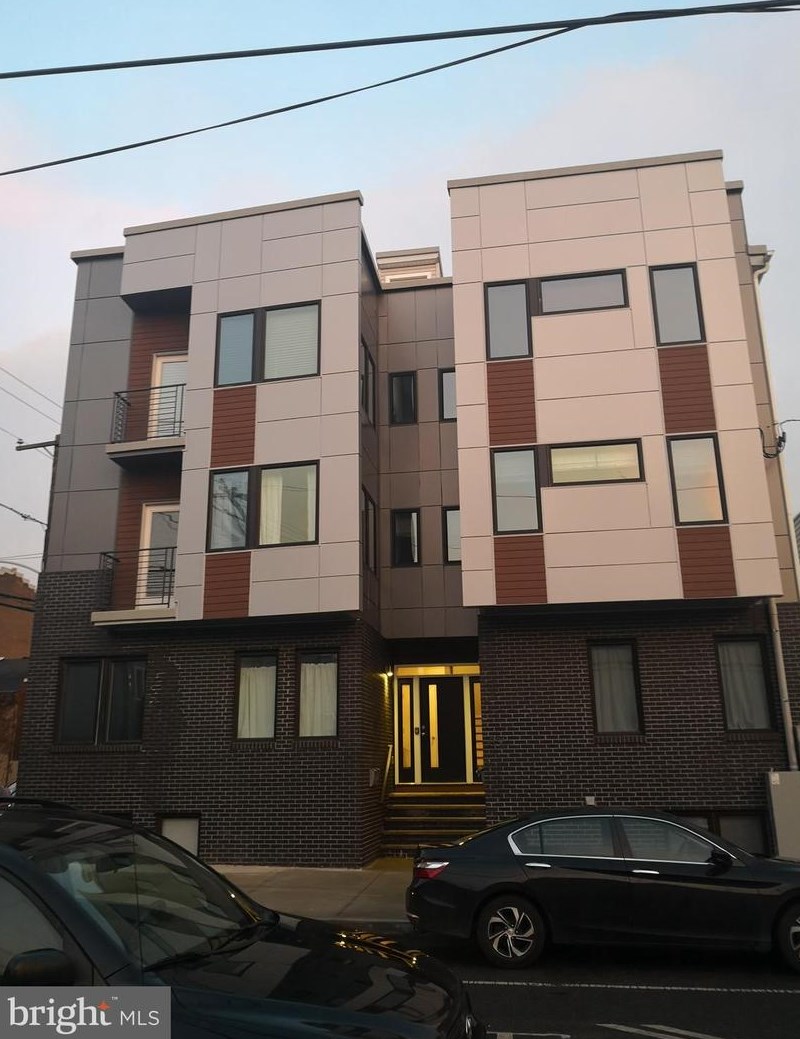 831 N 15th St #2, Philadelphia, PA 19130