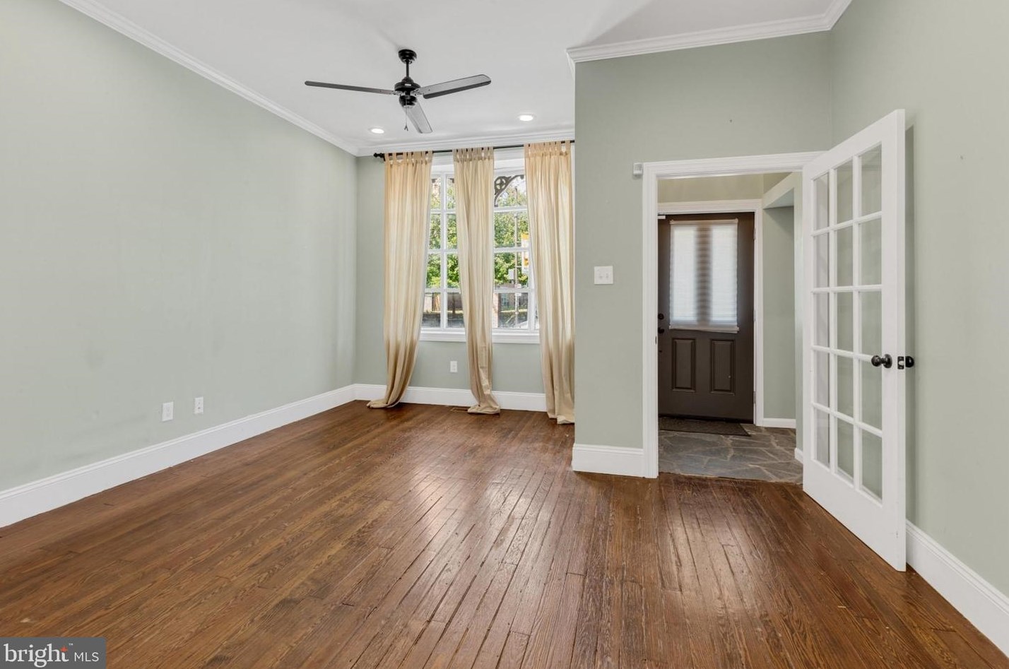 1727 S 10th St, Philadelphia, PA 19122