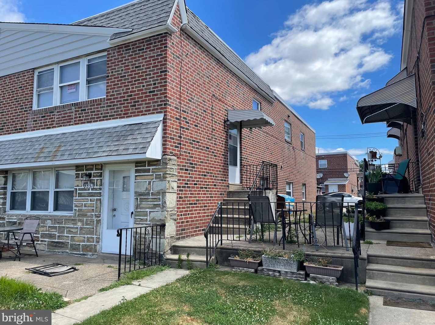 2331 Hoffnagle St #2nd Fl, Philadelphia, PA 19152