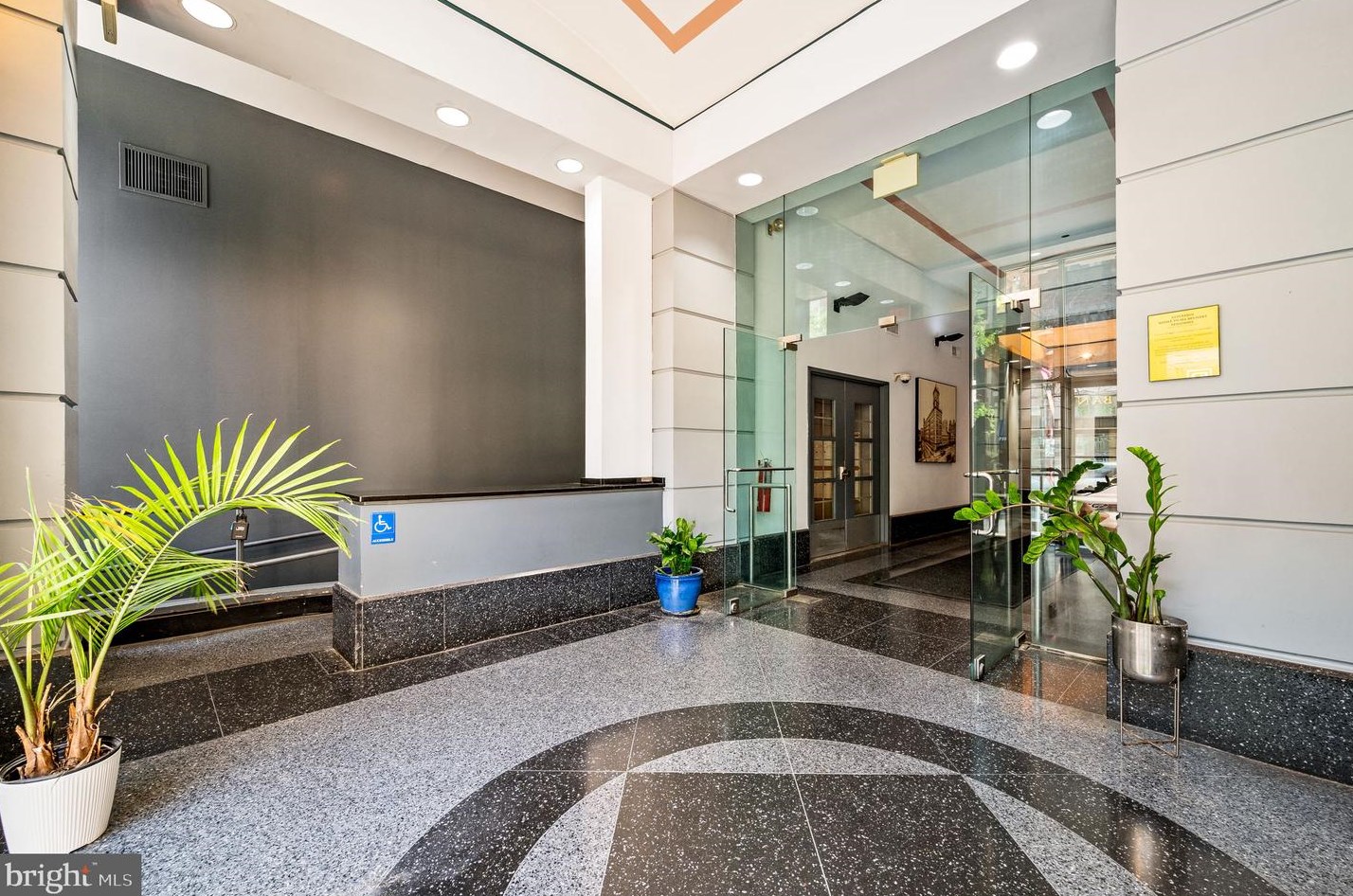 1027 Arch St #209, Philadelphia, PA 19107