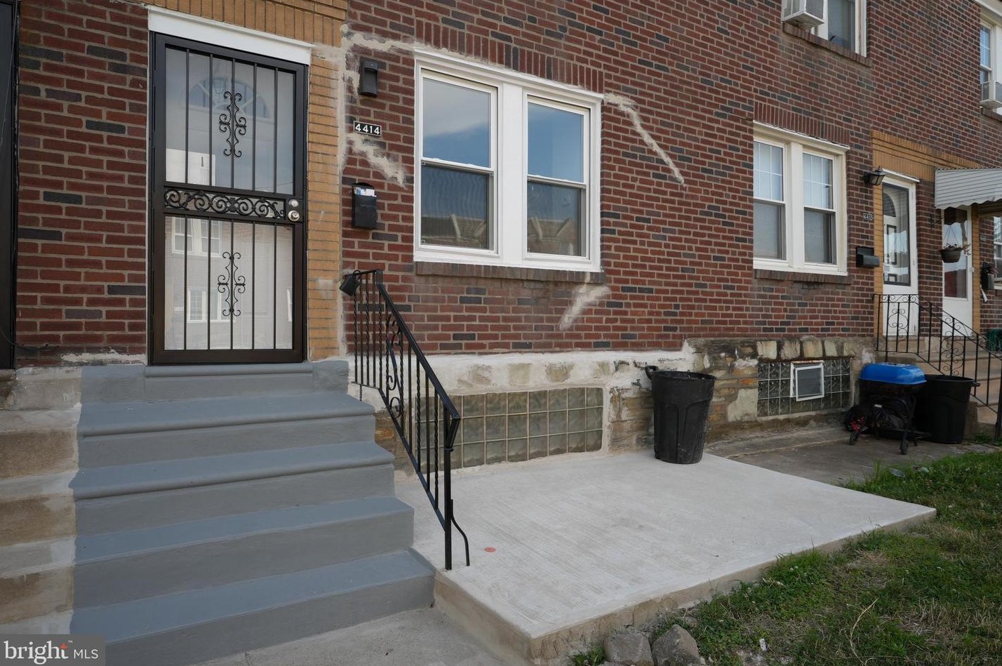 4414 Oakmont St, Philadelphia, PA 19136-3718