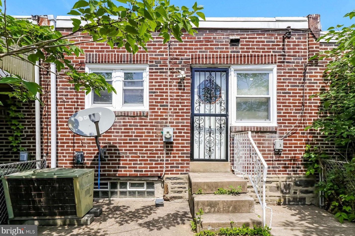 2442 Frazier St, Philadelphia PA  19143-6104 exterior