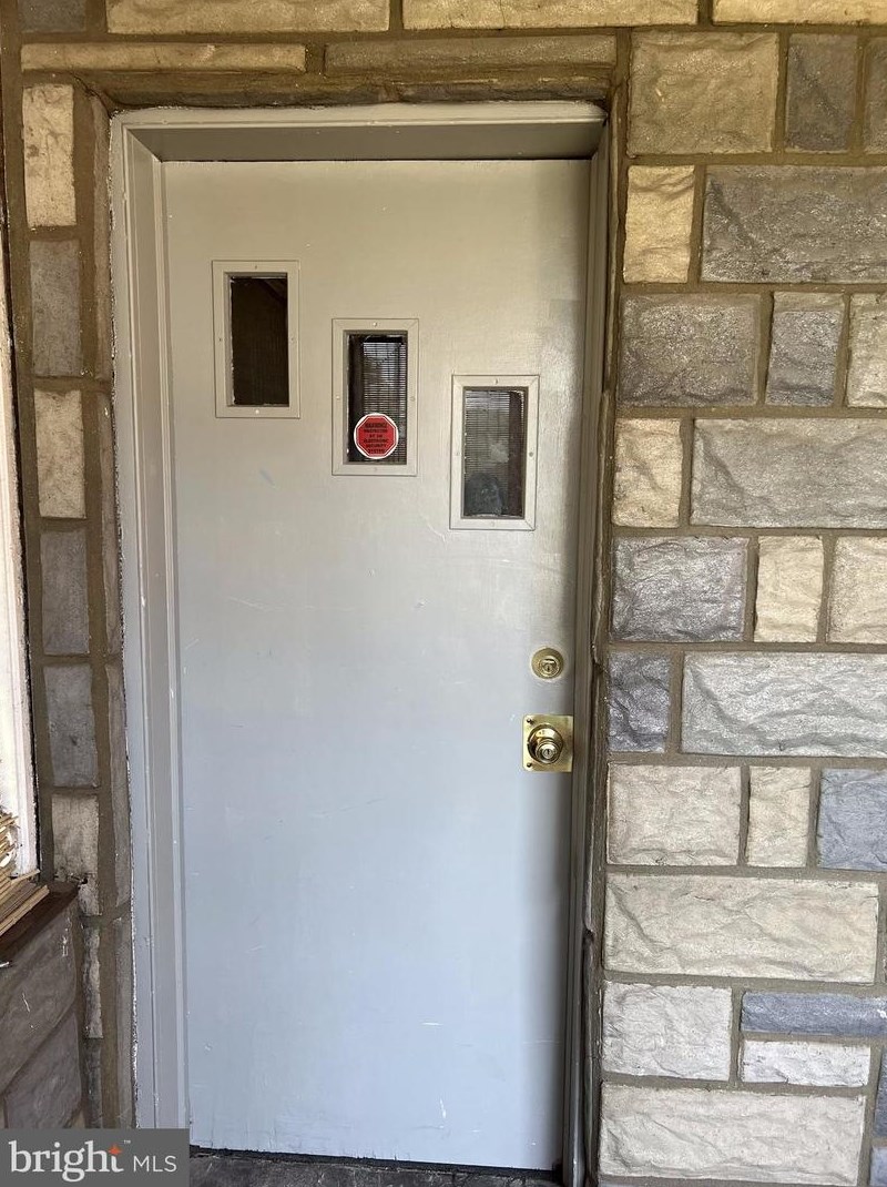 6337 Vine St, Philadelphia, PA 19139