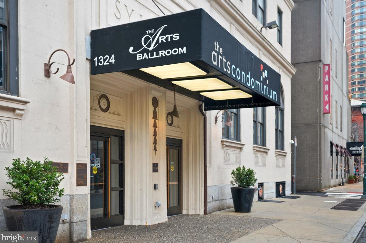 1324 Locust St #432, Philadelphia, PA 19107