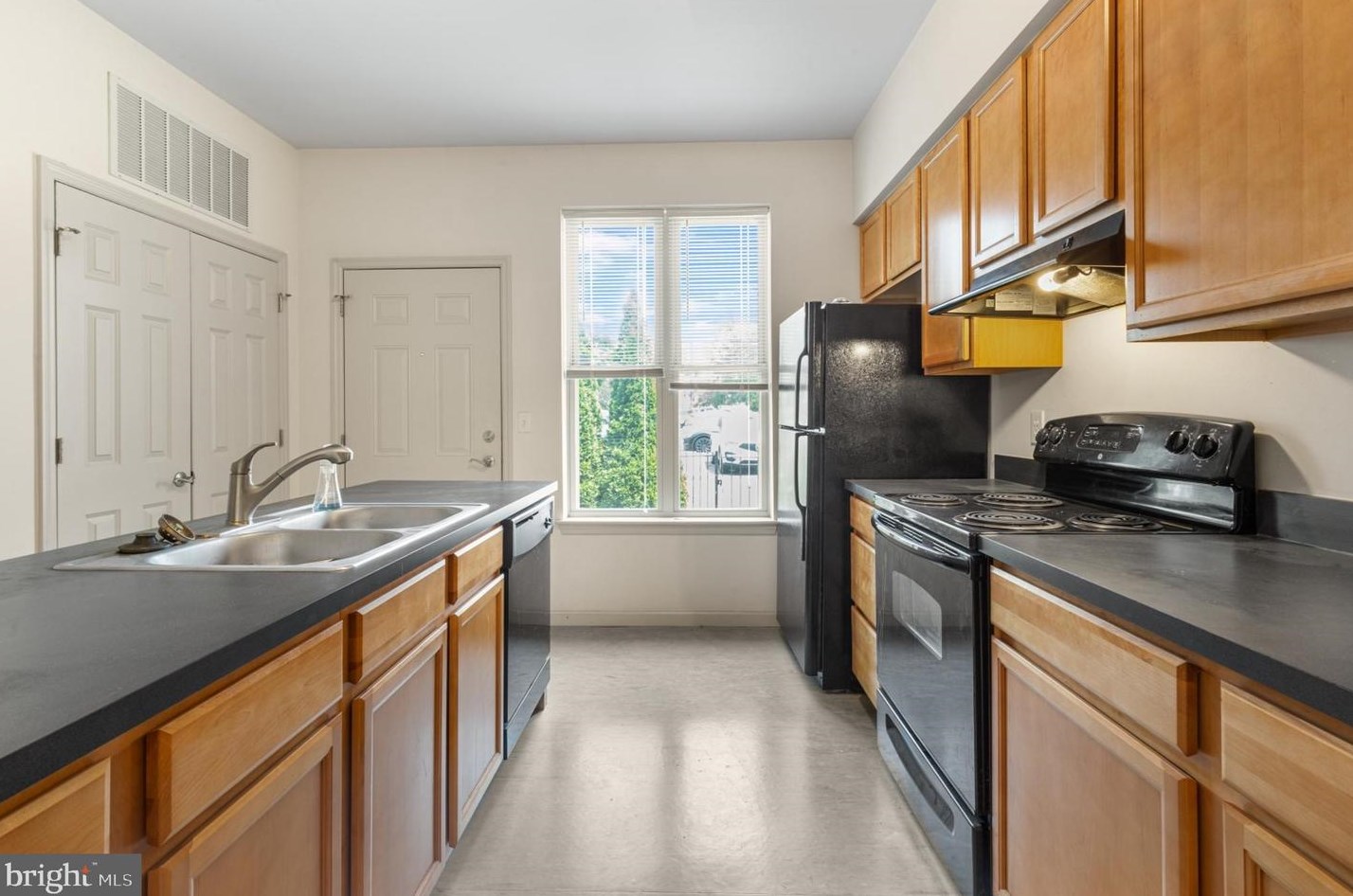 743 S 13th St, Philadelphia, PA 19123