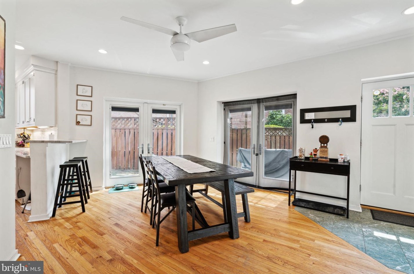 2911 Pennsylvania Ave, Philadelphia PA 19130-1107 exterior