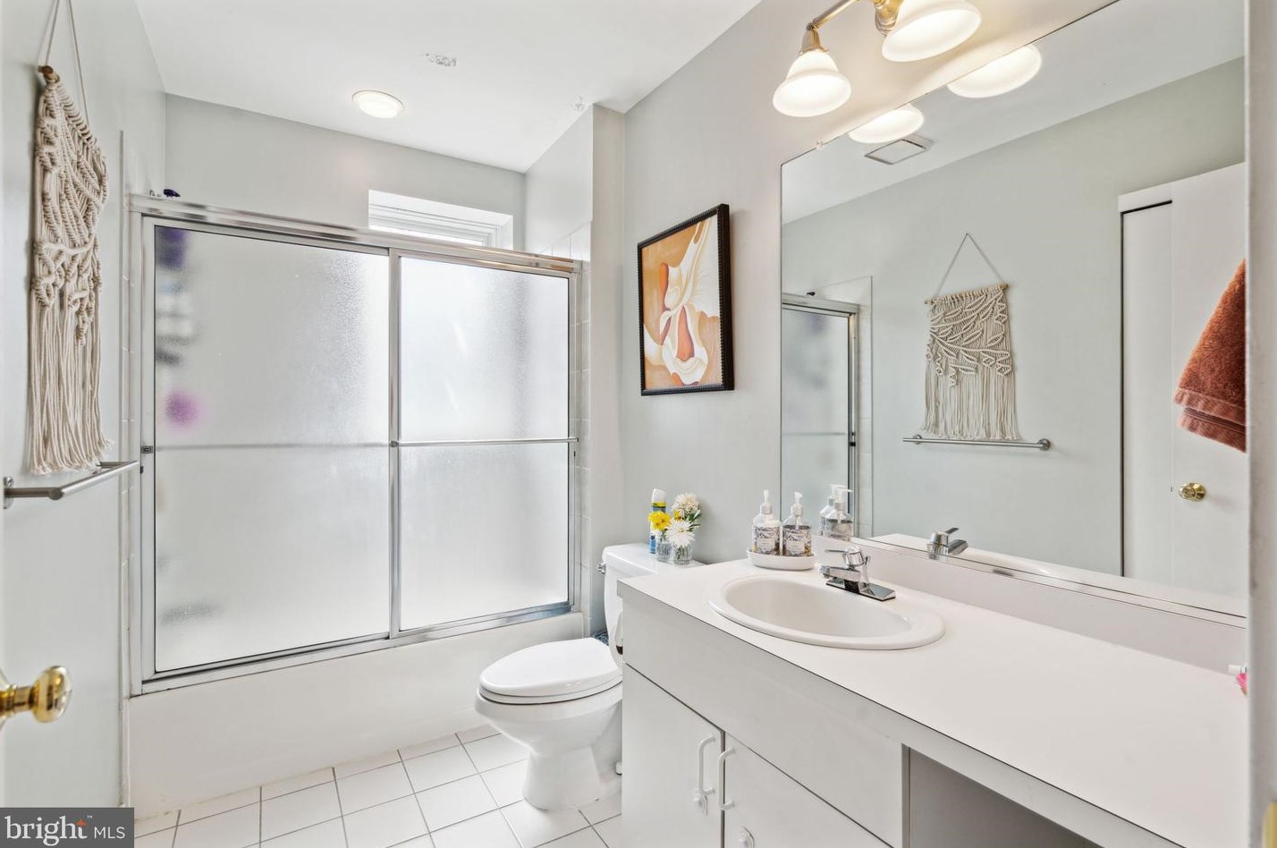 2911 Pennsylvania Ave, Philadelphia PA 19130-1107 exterior