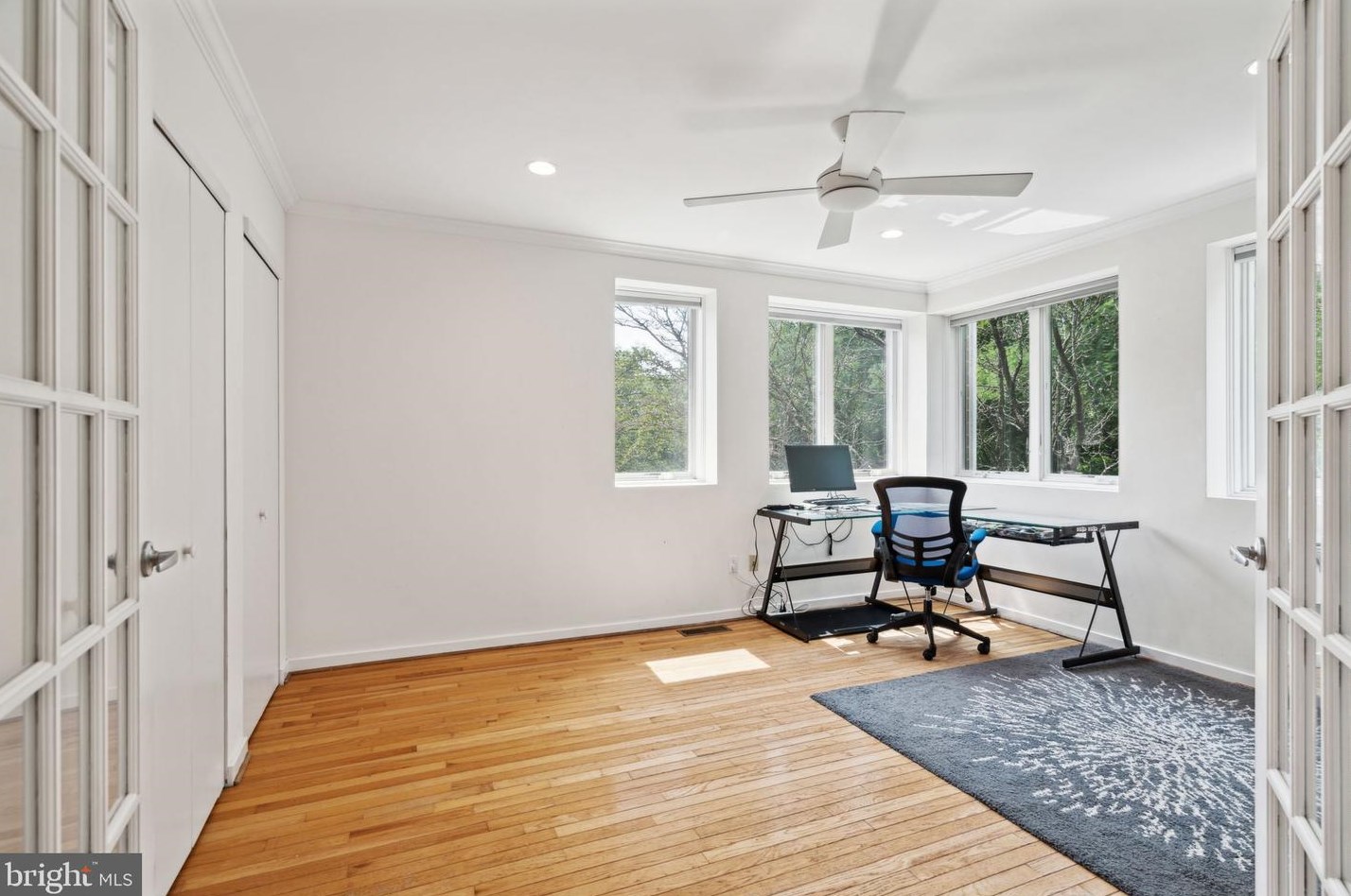 2911 Pennsylvania Ave, Philadelphia PA 19130-1107 exterior