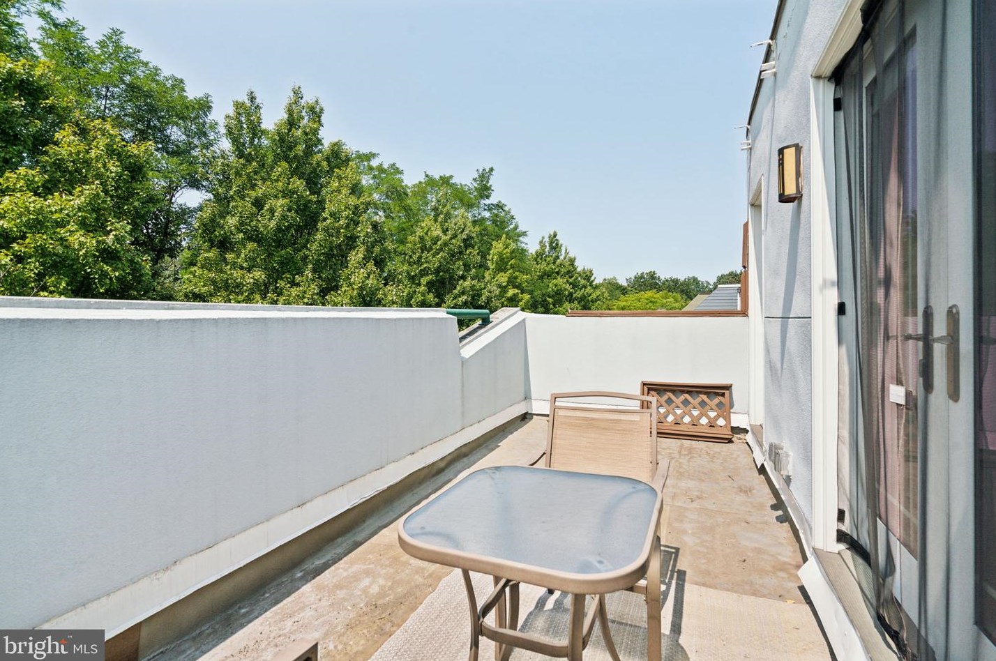 2911 Pennsylvania Ave, Philadelphia PA 19130-1107 exterior