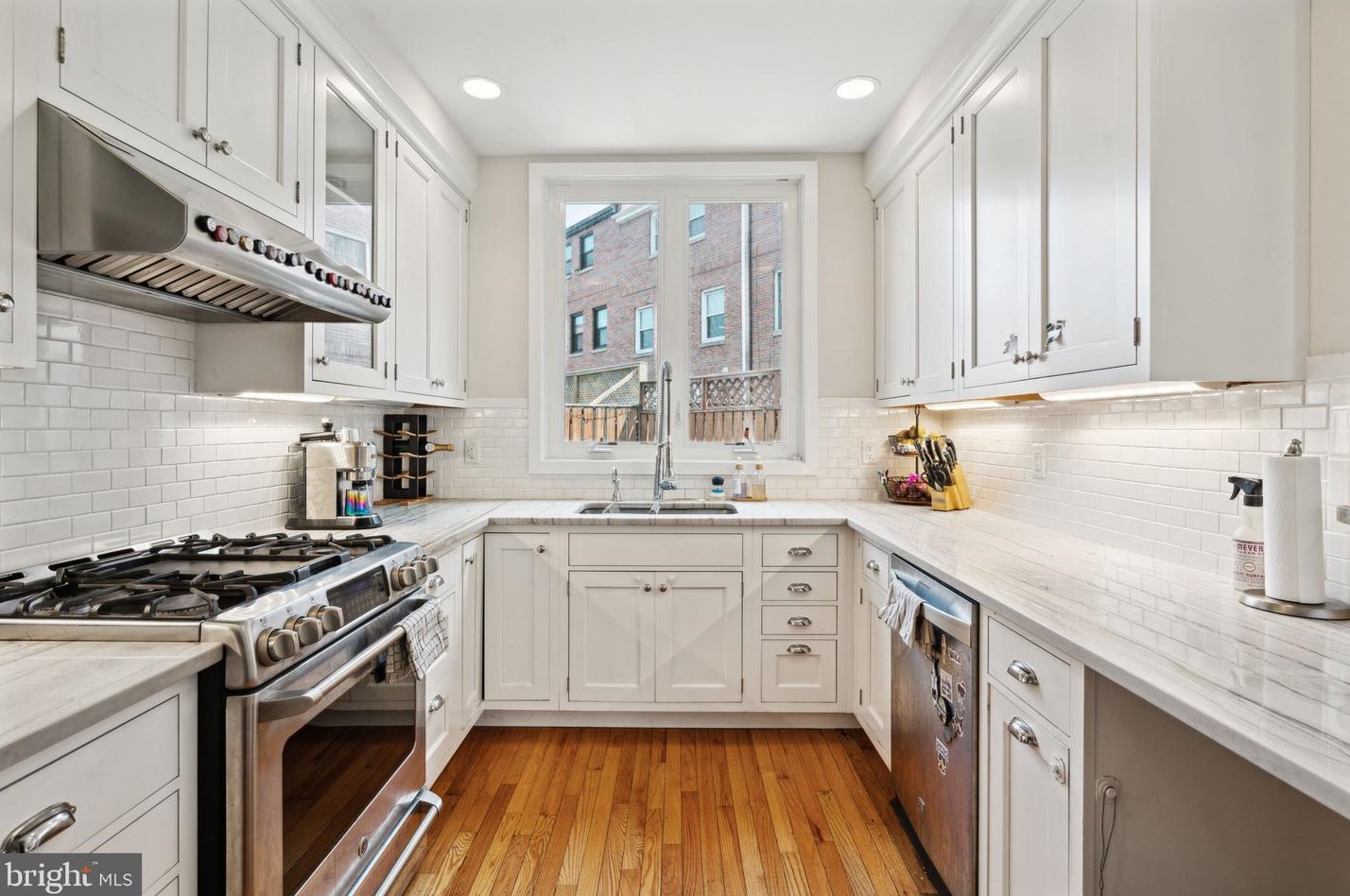 2911 Pennsylvania Ave, Philadelphia PA 19130-1107 exterior