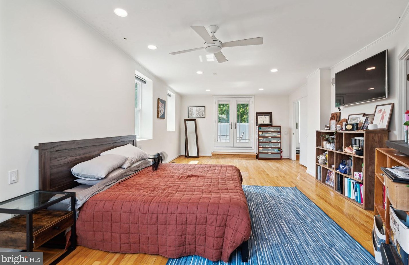 2911 Pennsylvania Ave, Philadelphia PA 19130-1107 exterior